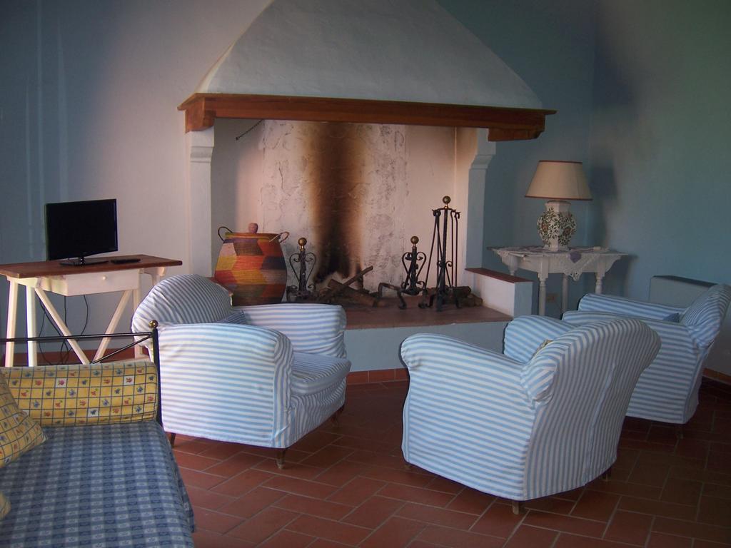 Agriturismo Le Due Querce Lazzeretto Luaran gambar