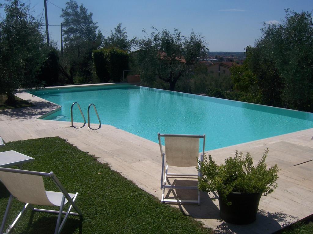 Agriturismo Le Due Querce Lazzeretto Luaran gambar